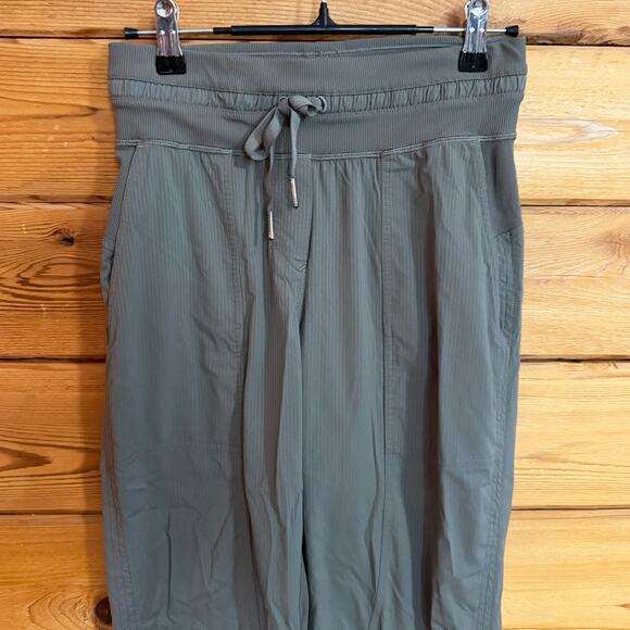 Lululemon Dance Studio Crop Grey Sage Size 2 - Picture 3 of 9